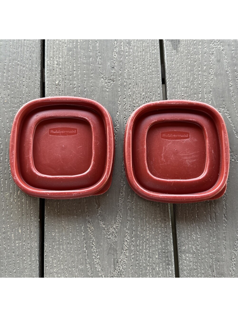 SET OF 2 RUBBERMAID 7J58 Easy Find RED Square Lids 4-1/2" LIDS ONLY